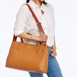 Caroline Leather Handbag | 2 -Grocery Store caroline leather handbag c 4