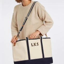 Embroidered Canvas Overnighter And Pouch Gift Set | 4 -Grocery Store embroidered canvas overnighter and pouch gift set 2 c