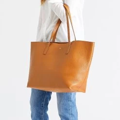Everyday Italian Leather Tote | 5 -Grocery Store everyday italian leather tote c 3