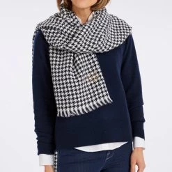Italian Houndstooth Blanket Scarf | 3